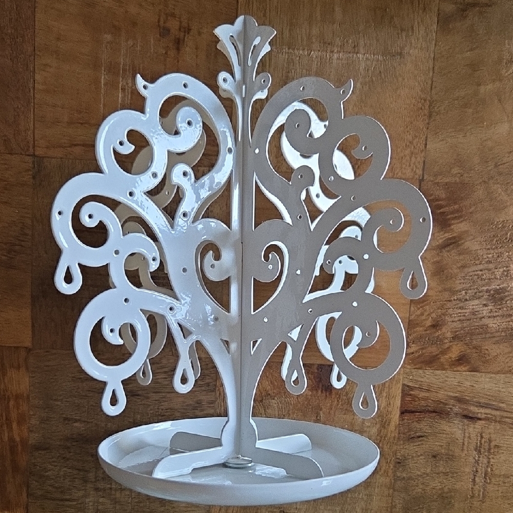 Elegant White Jewelry Organizer